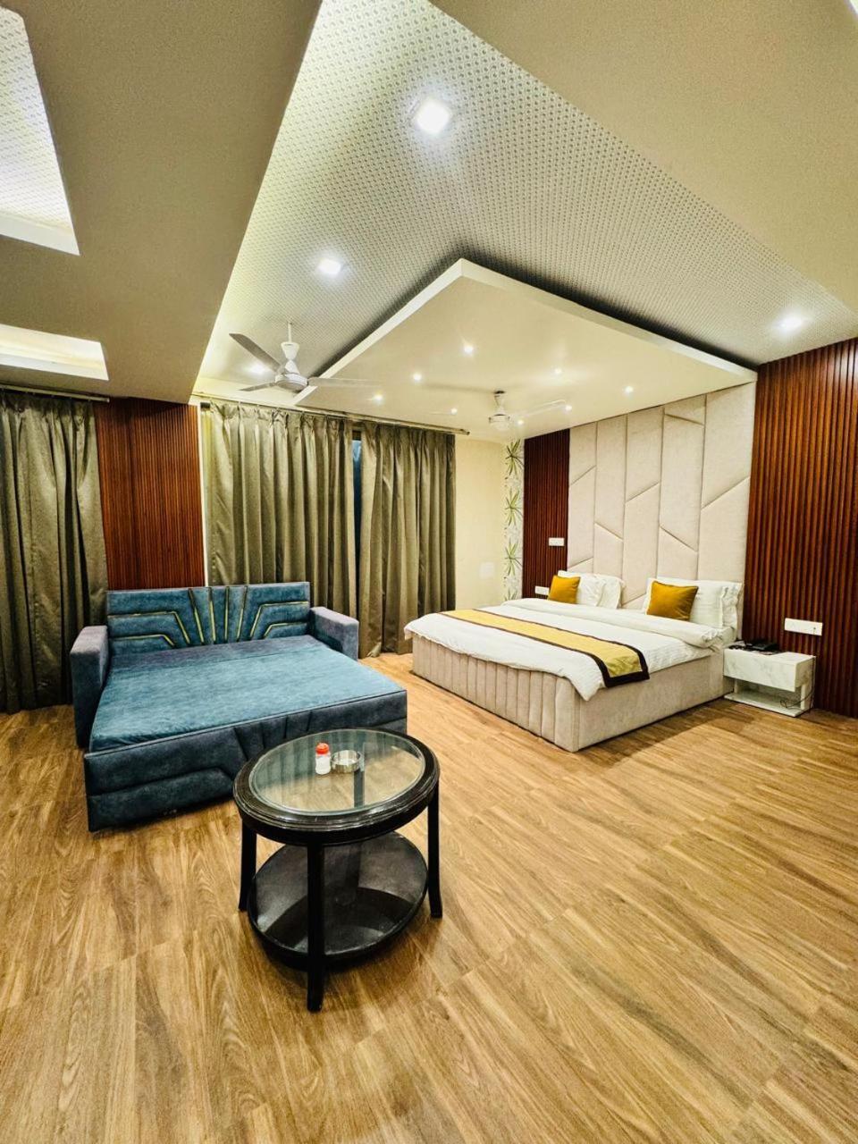 Hotel Dayal Regency, Shushant Lok Sector 29, Near Fortis Hospital Gurgaon Exterior photo
