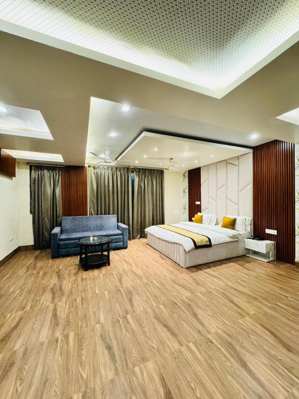 Hotel Dayal Regency, Shushant Lok Sector 29, Near Fortis Hospital Gurgaon Exterior photo